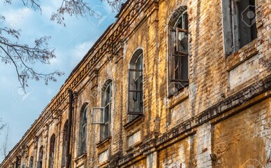 У Києві відроджують виробництво жовтої цегли для реставрації пам'яток архітектури