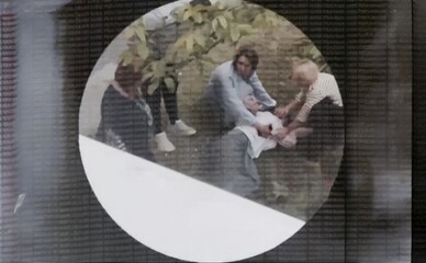 В Киеве 14-летняя школьница выпала из окна третьего этажа