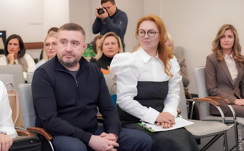 Голові Одеської облради та його дружині-нардепці оголосили підозру у недостовірному декларуванні - фото