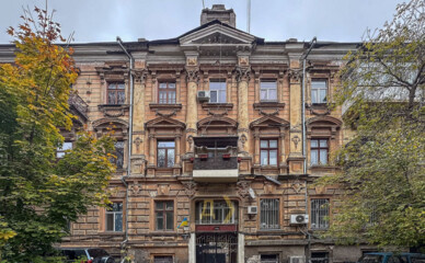 Суд отказал в демонтаже незаконной ванны в историческом доме Одессы