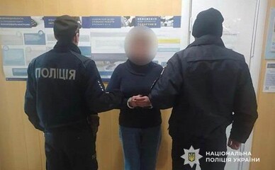 На Днепропетровщине учительница украинского языка порезала ножом коллегу из-за ревности к директору лицея