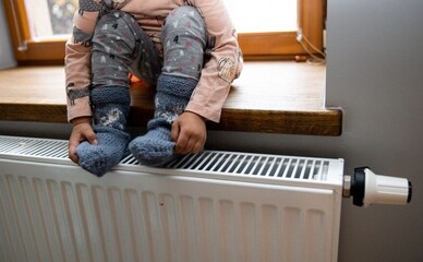 У Києві на Харківському масиві повернули світло, але з опаленням досі проблеми