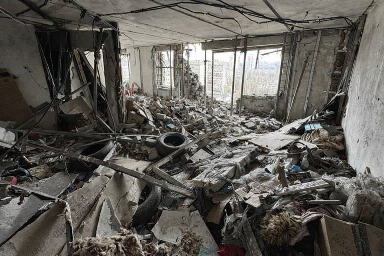 Квартира в дніпровській багатоповерхівці, куди влучив дрон, пустувала через ремонт