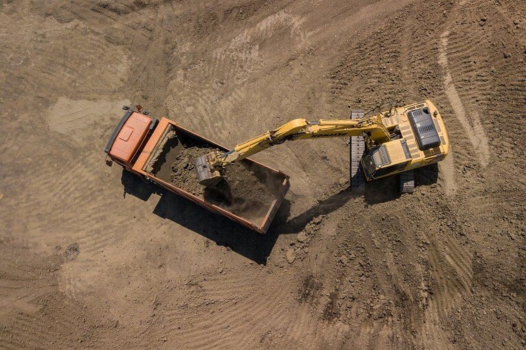 В Одессе введена трудовая повинность — к разборке завалов и строительству убежищ привлекут даже тех, кто уже имеет работу