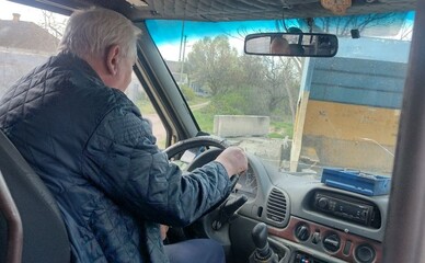 У Дніпрі водій маршрутки №98 облаяв 90-річного пасажира та побажав смерті пенсіонерам