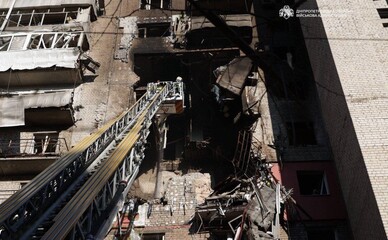 «Я тоже должен был там погибнуть» — в Днепре житель разрушенного здания спасся, но потерял жену