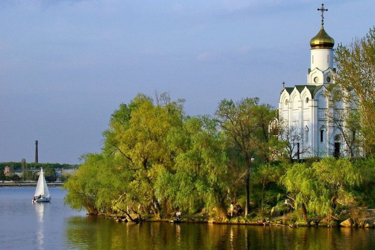 У Дніпрі кафе та будівлі на Монастирському острові перейдуть у комунальну власність