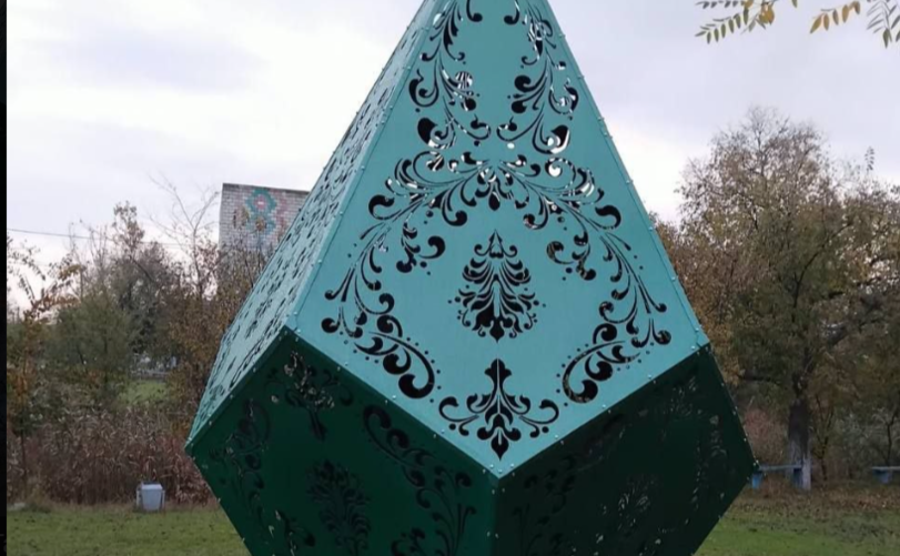 У Татарбунарах на Одещині пам'ятник Пушкіну сховали за металевою конструкцією