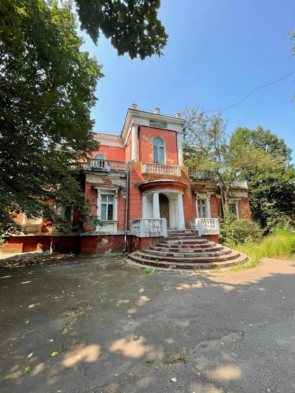 В Одессе без разрешения демонтировали дачу Мандражи - фото