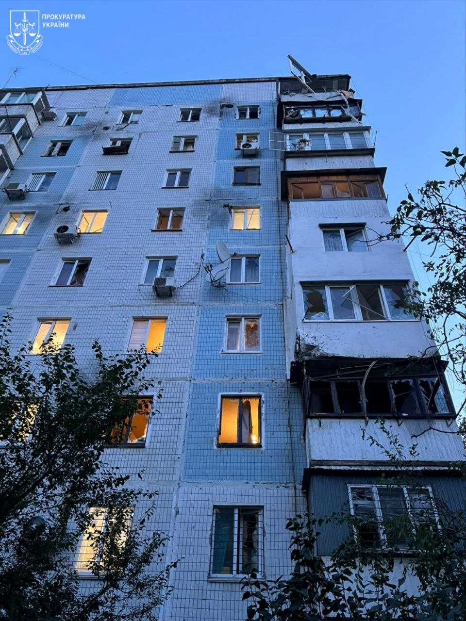 Росія вночі запустила 121 дрон і ракету &mdash; ППО збила 103 БпЛА, є жертви фото