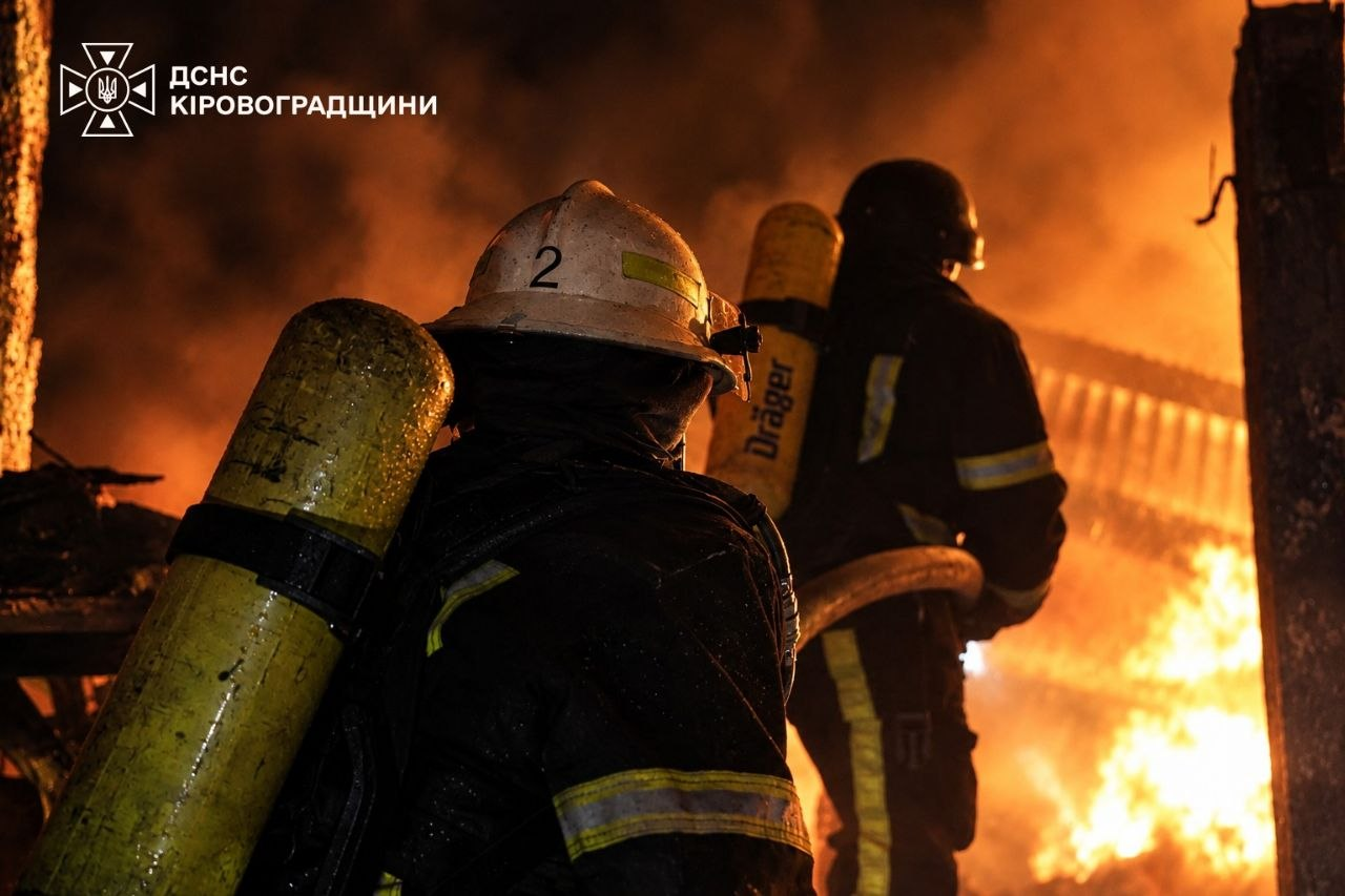 Россия ночью запустила по Украине 580 дронов и две ракеты — есть погибшие фото