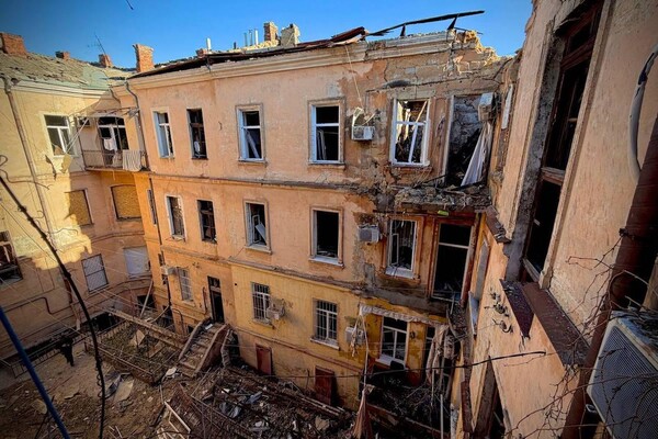 Во время массированной дроновой атаки на Одессу пострадали 14 человек, в том числе двое детей фото 4