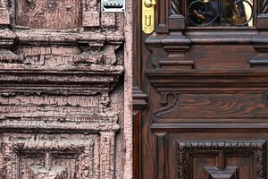В Одессе отреставрировали 130-летние двери доходного дома архитектора Влодека фото 5